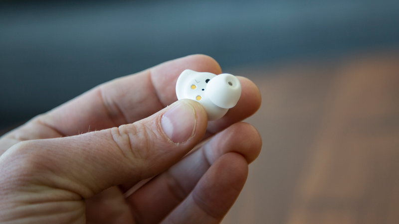 Illustration for article titled Samsung's New Galaxy Buds Almost Give AirPods a Run for Their Money